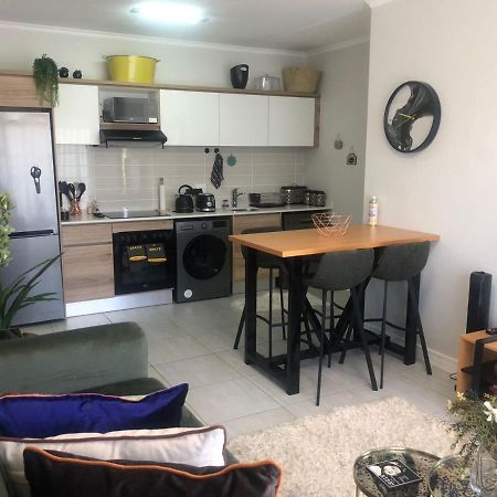 Luxurious Waterfall 1 Bedroom Condo With Free Uncapped Wifi Midrand Luaran gambar
