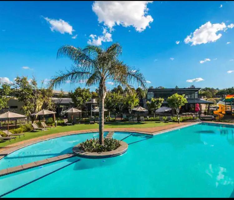 Luxurious Waterfall 1 Bedroom Condo With Free Uncapped Wifi Midrand Luaran gambar