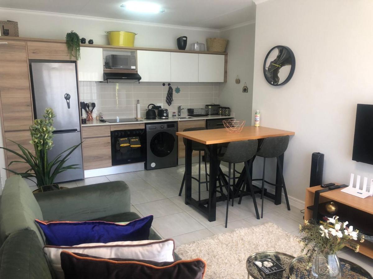 Luxurious Waterfall 1 Bedroom Condo With Free Uncapped Wifi Midrand Luaran gambar