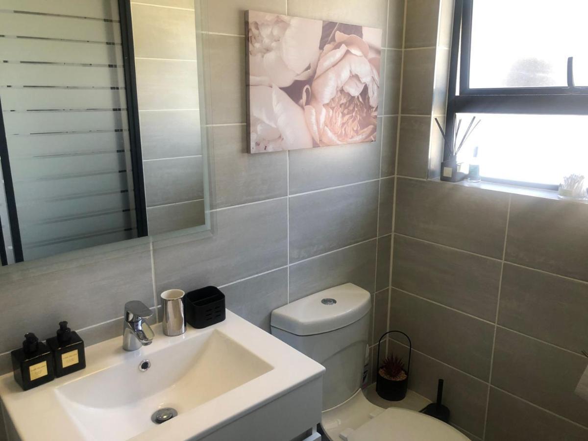 Luxurious Waterfall 1 Bedroom Condo With Free Uncapped Wifi Midrand Luaran gambar